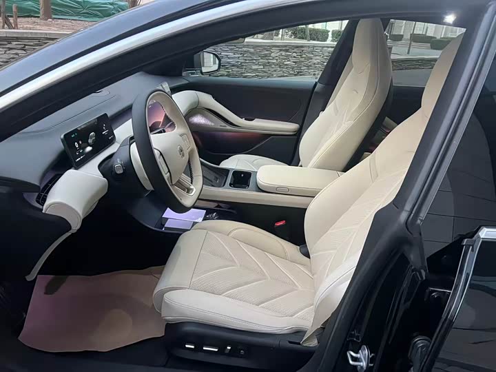 Фото 9 - Nio ET5T