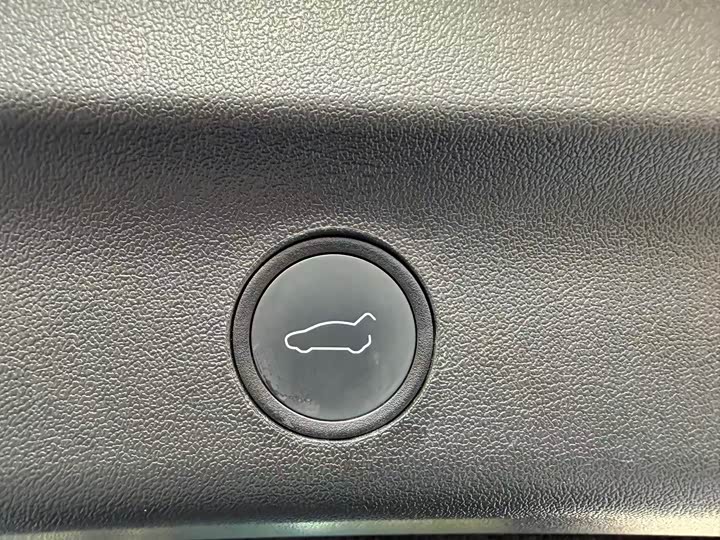 Фото 6 - Tesla Model Y