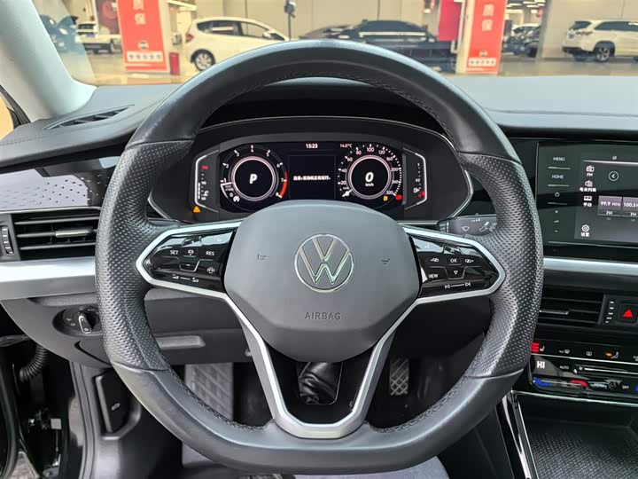 Фото 8 - Volkswagen Passat