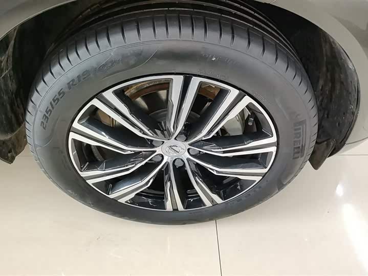 Фото 6 - Volvo XC60