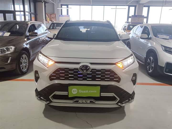 Фото 3 - Toyota RAV4