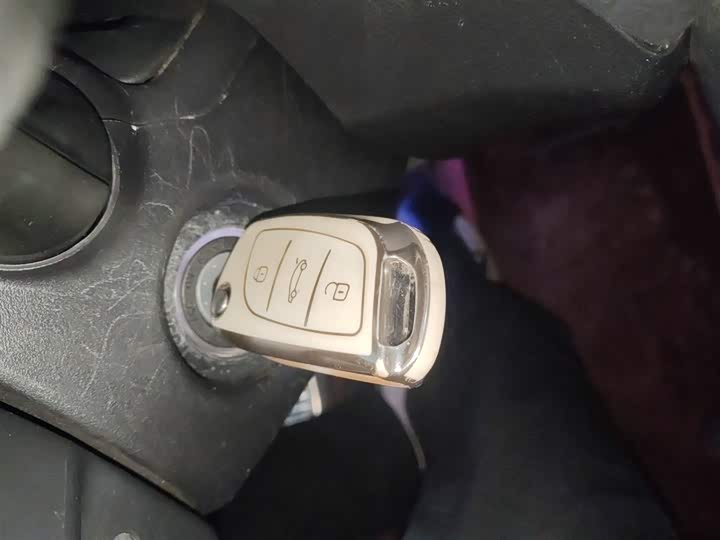 Фото 9 - Toyota RAV4