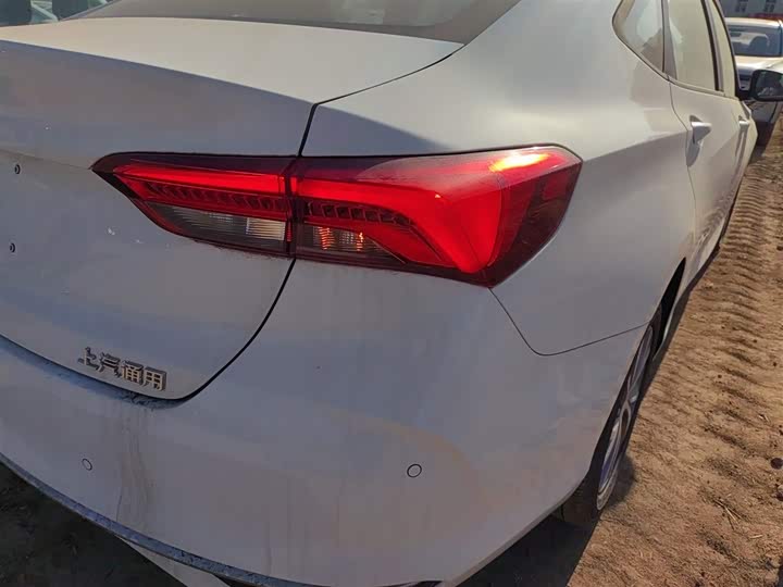 Фото 8 - Buick Verano