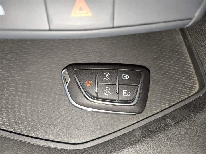 Фото 9 - Cadillac CT4