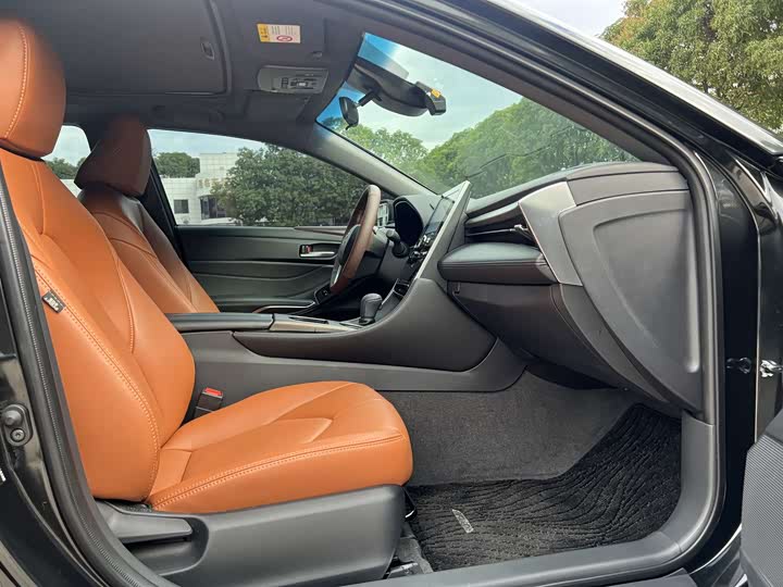 Фото 5 - Toyota Avalon