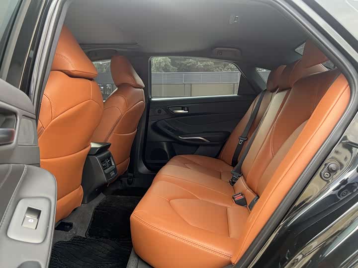 Фото 8 - Toyota Avalon