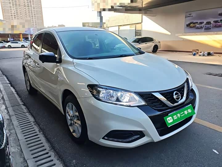Фото 4 - Nissan Tiida