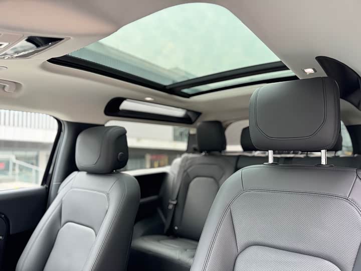 Фото 6 - Land Rover Defender