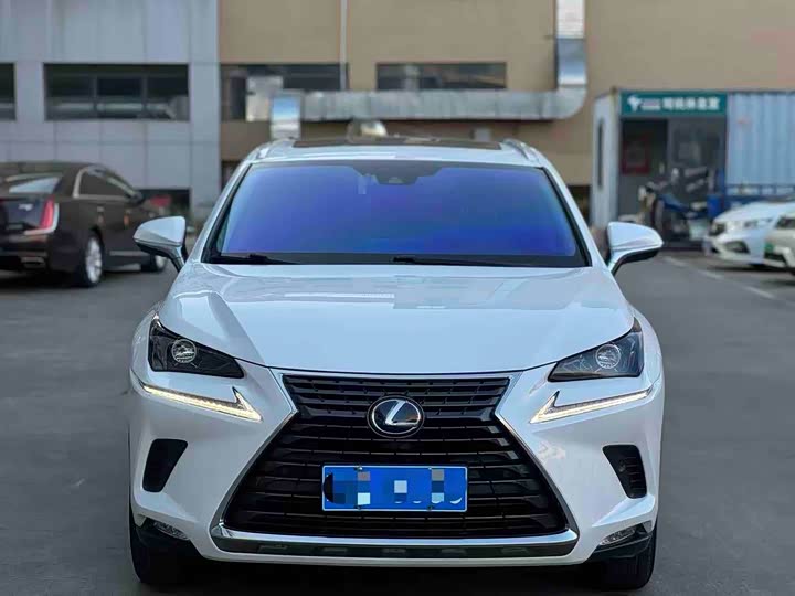 Фото 2 - Lexus NX