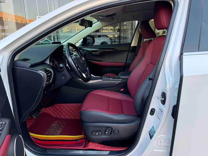 Фото 4 - Lexus NX