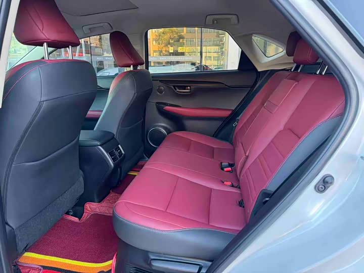 Фото 7 - Lexus NX