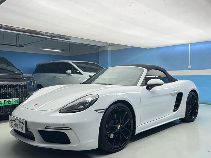 Фото 1 - Porsche 718