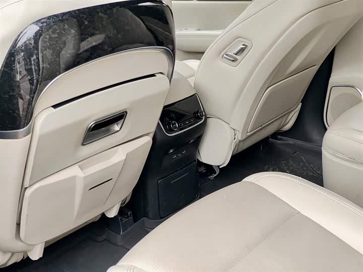 Фото 9 - LiXiang One