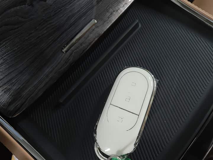 Фото 9 - Leapmotor C11