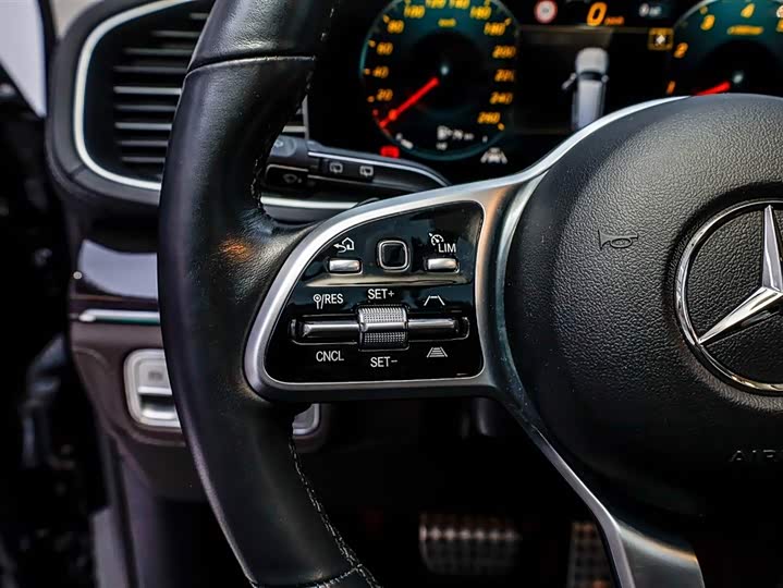 Фото 8 - Mercedes-Benz GLS-Class