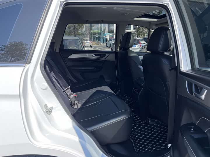 Фото 9 - Haval M6