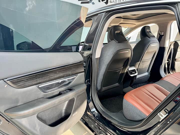 Фото 8 - XPeng P7