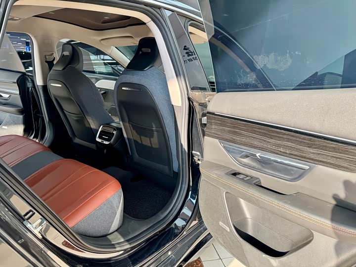 Фото 9 - XPeng P7