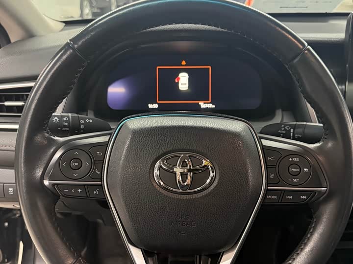 Фото 9 - Toyota Camry