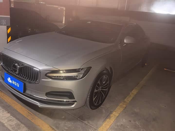 Фото 1 - Volvo S90