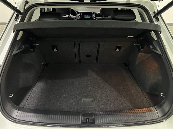 Фото 7 - Volkswagen T-Roc