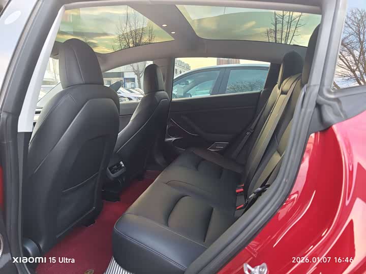 Фото 4 - Tesla Model 3