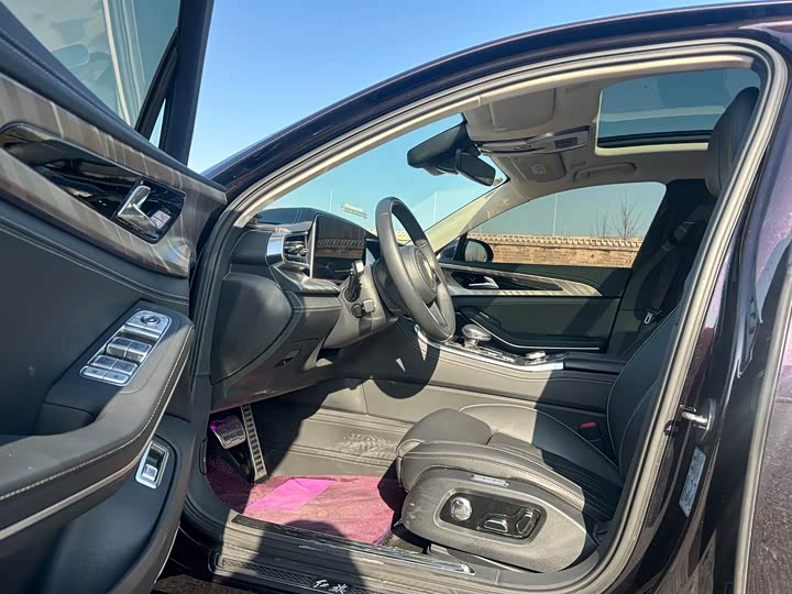 Фото 7 - Hongqi H9