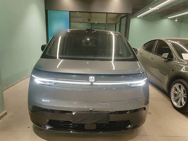 Фото 3 - Zeekr Mix