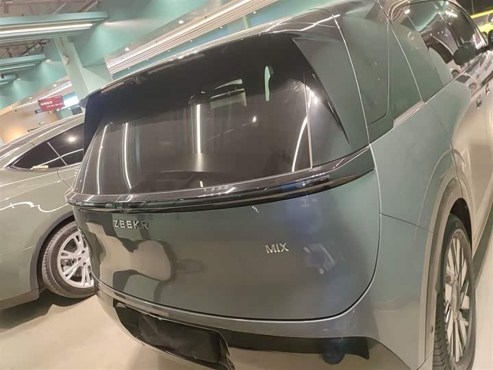 Фото 6 - Zeekr Mix