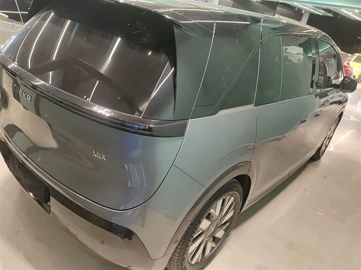 Фото 7 - Zeekr Mix