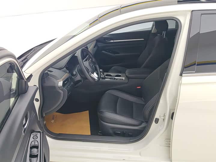 Фото 9 - Nissan Teana