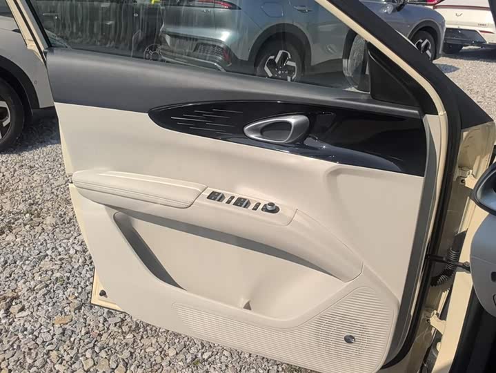 Фото 7 - Geely Galaxy Geome