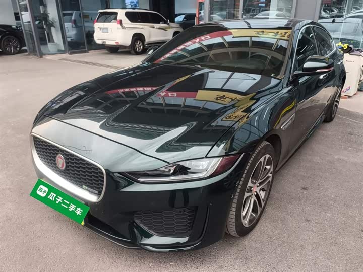 Фото 2 - Jaguar XE L