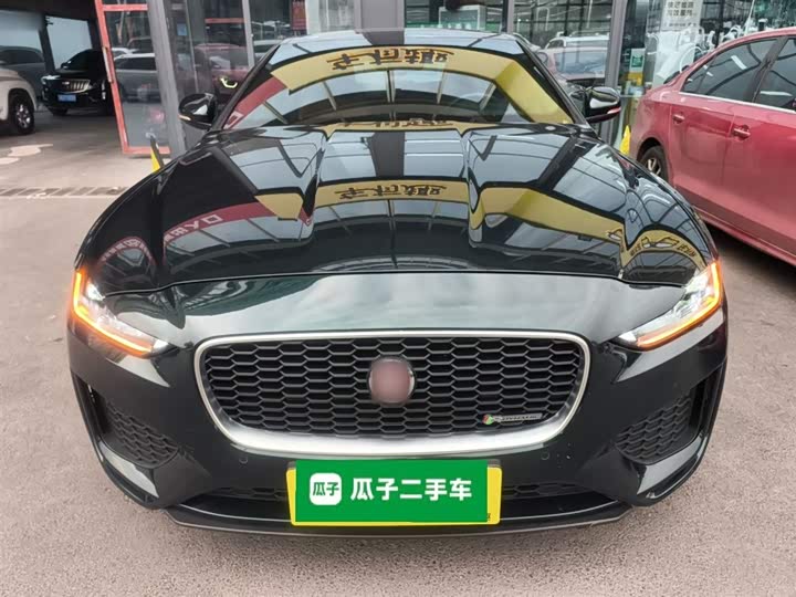 Фото 3 - Jaguar XE L