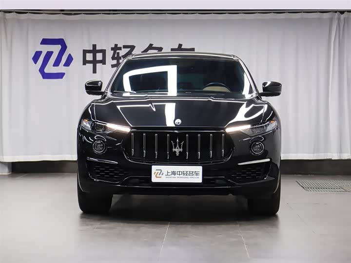 Фото 2 - Maserati Levante
