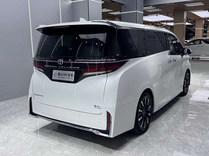 Фото 5 - Toyota Vellfire