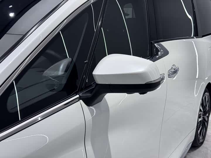 Фото 7 - Toyota Vellfire