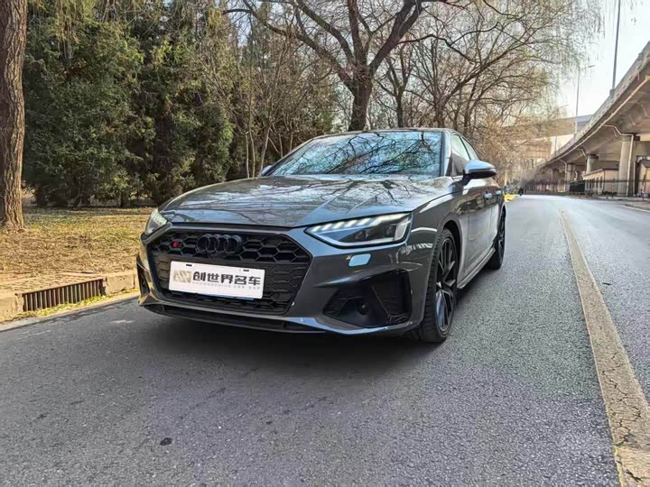 Фото 1 - Audi S4