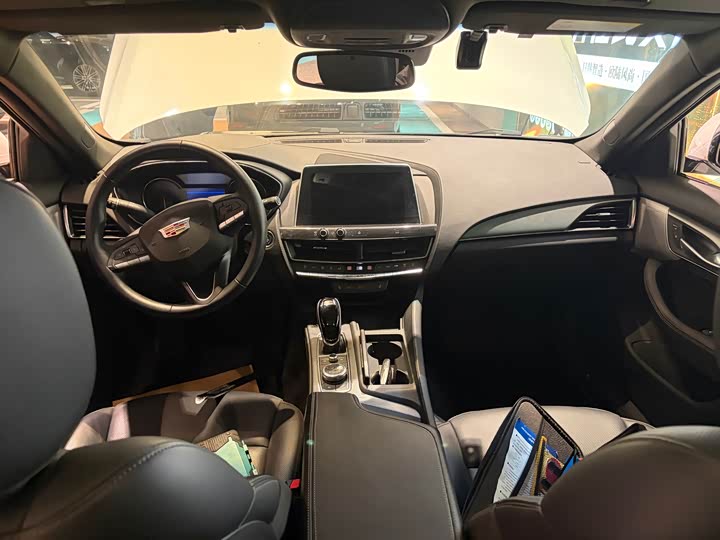 Фото 8 - Cadillac CT5