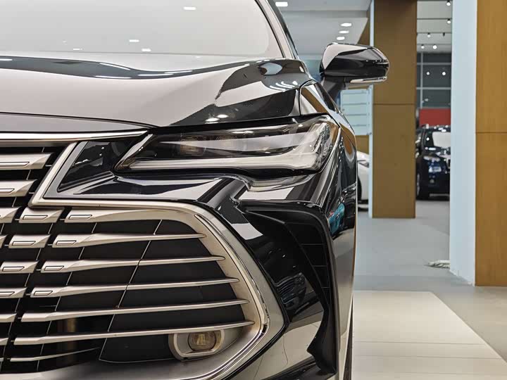 Фото 2 - Toyota Avalon