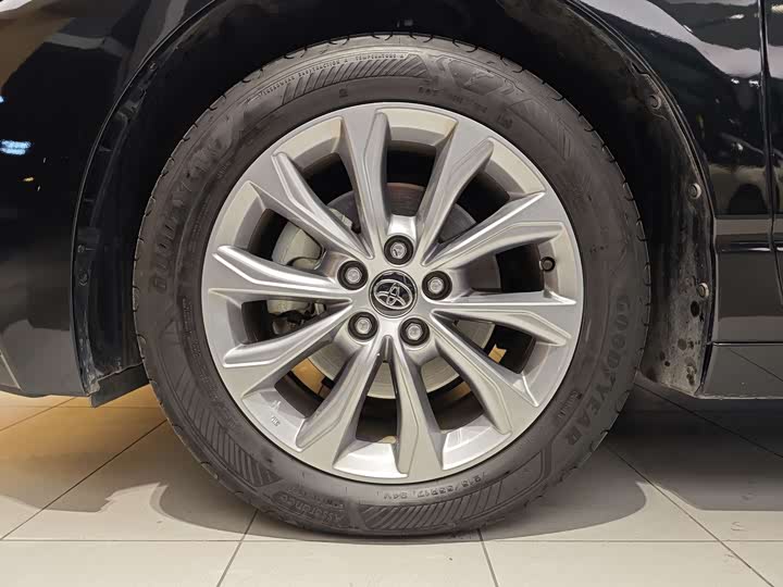 Фото 5 - Toyota Avalon