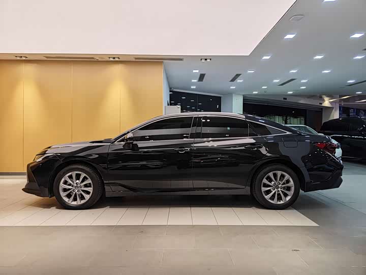 Фото 6 - Toyota Avalon