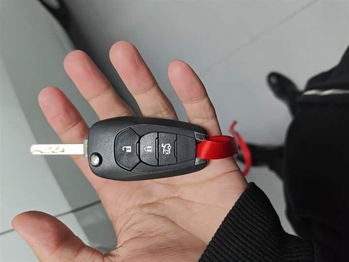 Фото 9 - Chevrolet Onix (Cavalier)