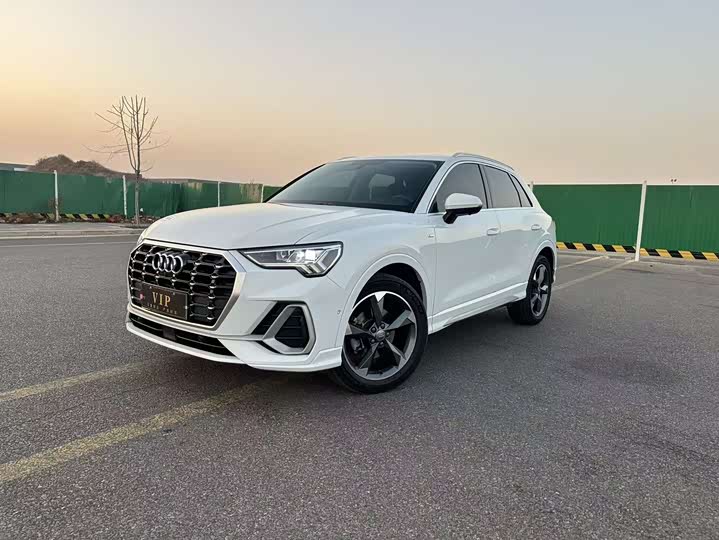 Фото 1 - Audi Q3