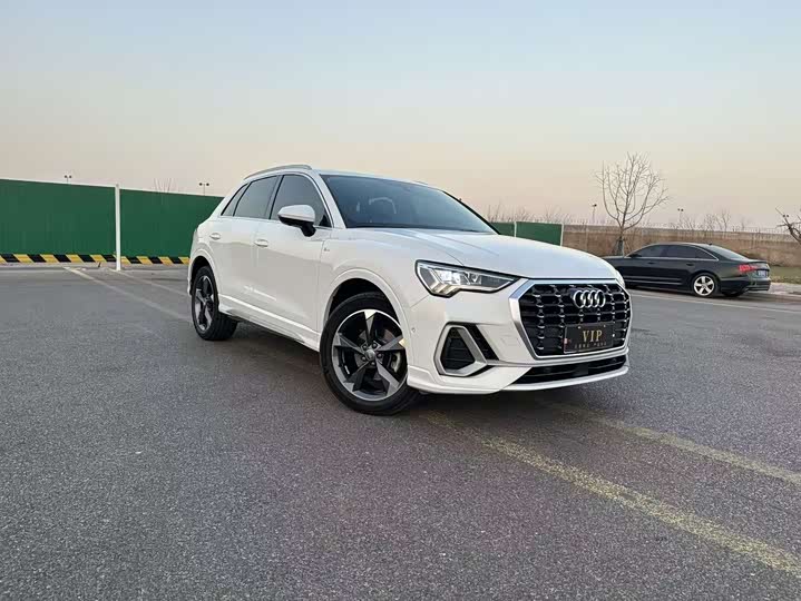 Фото 2 - Audi Q3