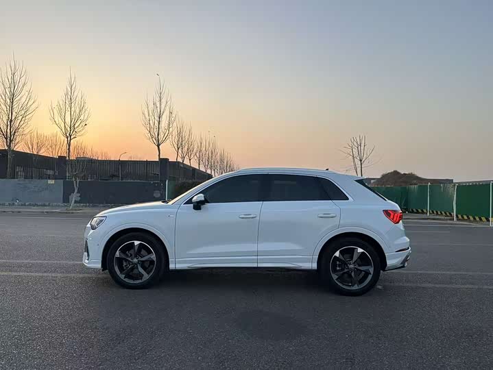 Фото 6 - Audi Q3