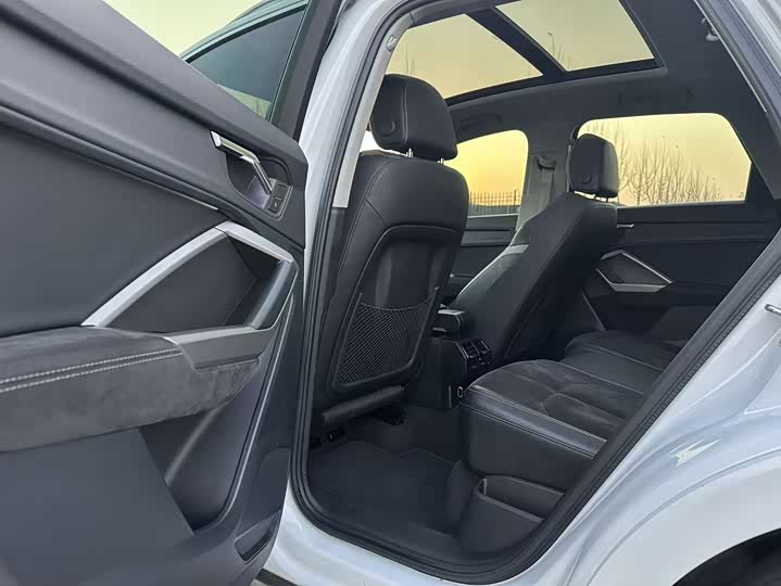 Фото 7 - Audi Q3