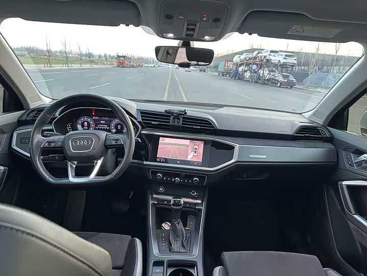 Фото 8 - Audi Q3