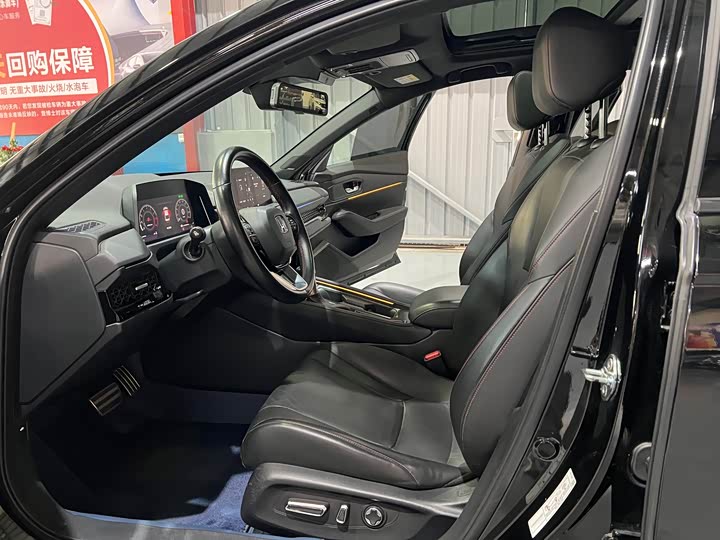 Фото 4 - Honda Accord