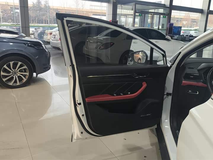 Фото 7 - Geely Emgrand GS